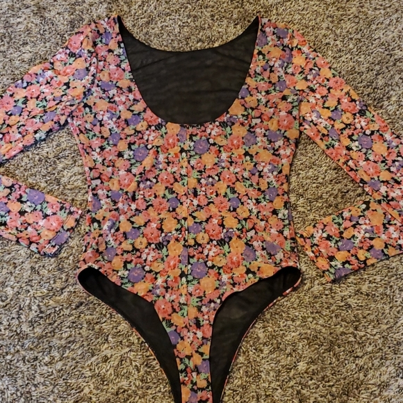 Floral Bodysuit - Picture 2 of 5